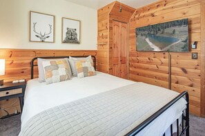 2 室のベッドルーム、デスク、アイロン / アイロン台、WiFi (無料)