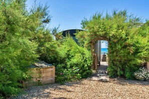 Apartment | Garden - Lodge in Cornwall With Widemouth Bay Views (Bude)