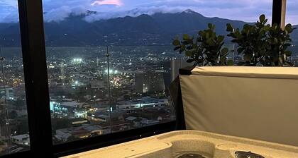 Cozy, clean comfy loft with fitness room, Jacuzzi and WiFi in San José