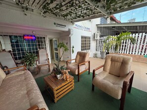 Front of property - Hotel Mucho Lo Bueno (Santa Marta)