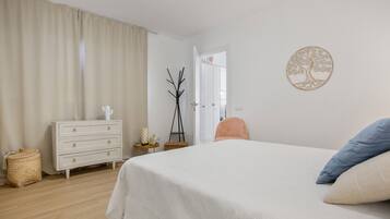 1 slaapkamer, een strijkplank/strijkijzer, gratis wifi, beddengoed