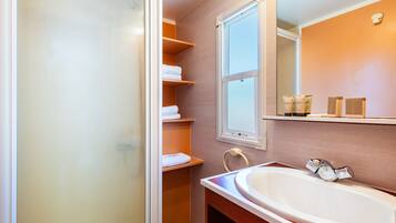 Douche, serviettes fournies