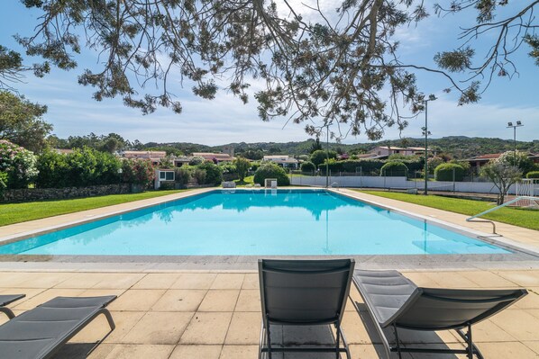 Pool - Villa 'Maffy' with Sea View, Wi-Fi and Air Conditioning (Baja Sardinia)