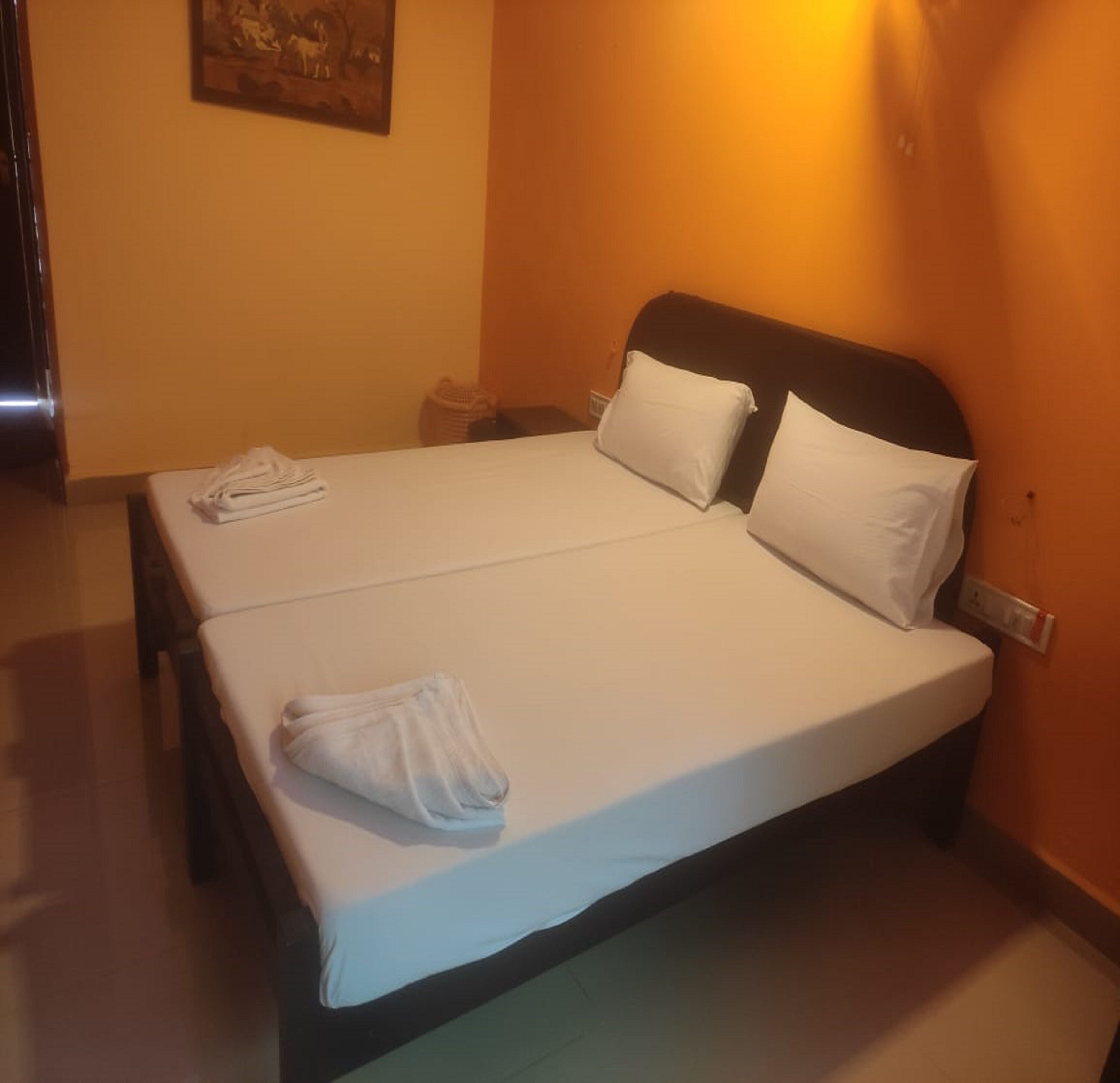 Habitación estándar doble | Sábanas de algodón egipcio, ropa de cama de alta calidad, escritorio