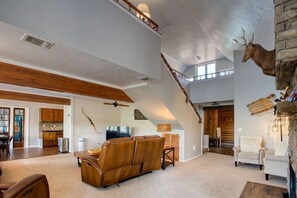 Living area - Mountain Getaway | 2BR + Loft | Game Room (Show Low)