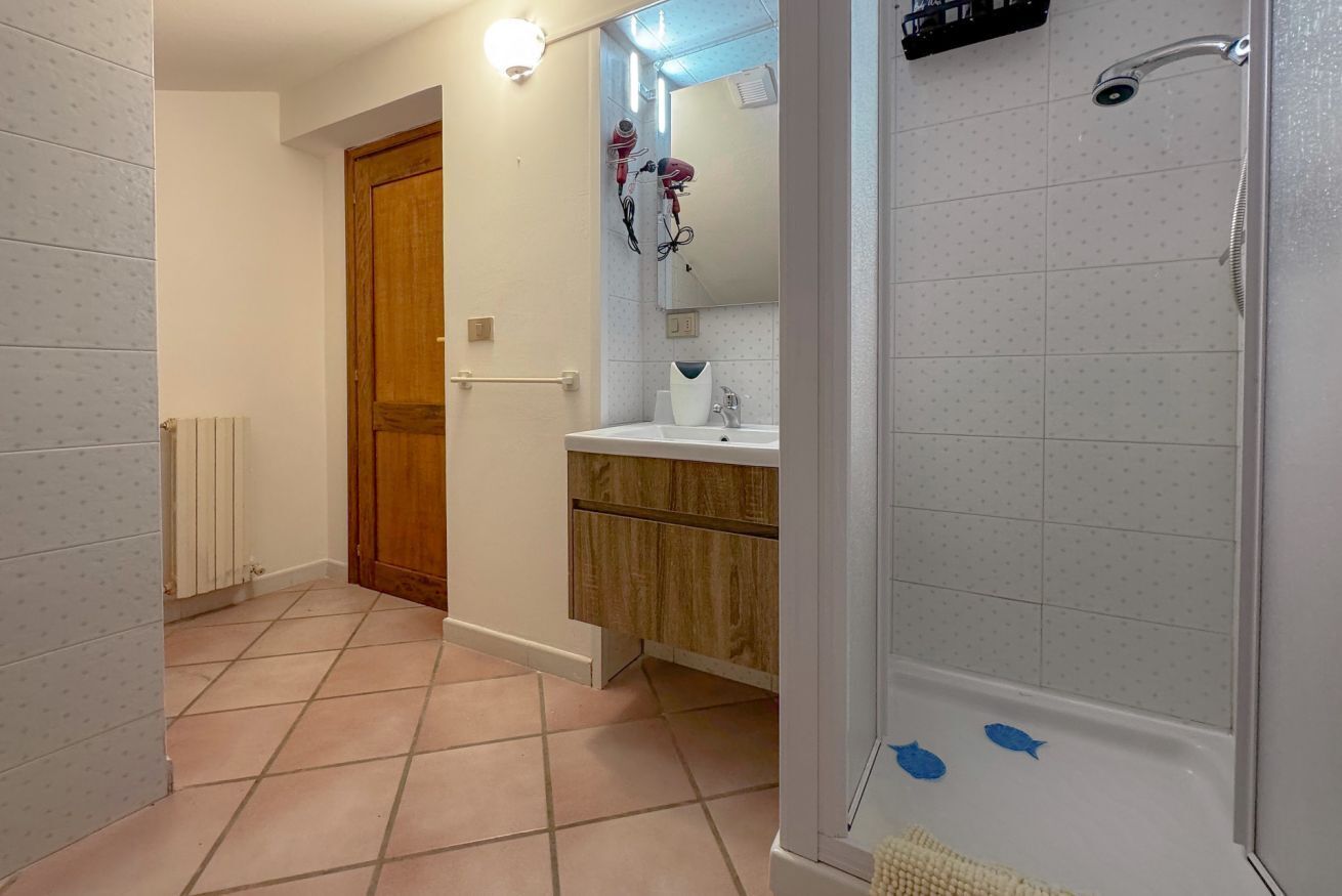 Dusche, Haartrockner, Bidet, Handtücher