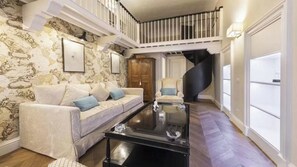 Smart TV, fireplace, DVD player