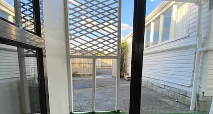 Cosy Cottage in Auckland