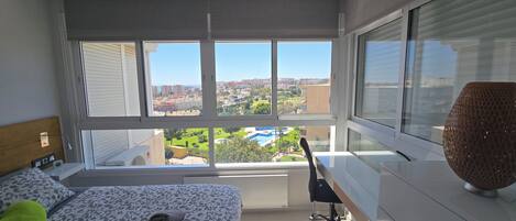 Fer et planche à repasser, Wi-Fi gratuit, draps fournis