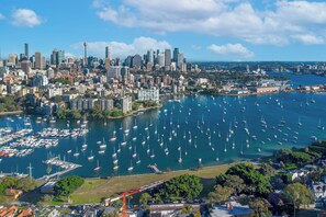 Marina - Luxe 3BR Full-Floor Suite w/ Views | Darling Point (Darling Point)