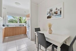 Fridge, microwave, oven, stovetop - Coastal Bliss 2BR Apt in Bondi with Parking (Bondi)