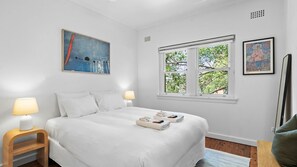 3 bedrooms, desk, iron/ironing board, travel crib