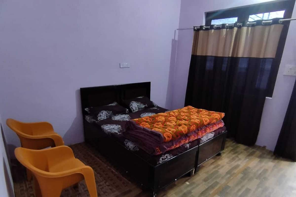 Standard Room | Free WiFi, bed sheets