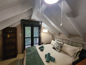 4 Schlafzimmer, Schreibtisch, Bügeleisen/Bügelbrett, WLAN