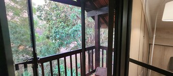 Security Golf-Estate 4-bedroom Villa - 15mins to Kruger International Airport