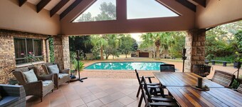 Security Golf-Estate 4-bedroom Villa - 15mins to Kruger International Airport