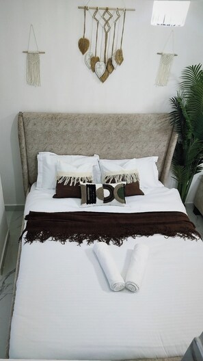 1 bedroom, iron/ironing board, WiFi, bed sheets - Boho studio in Kilimani (Nairobi)