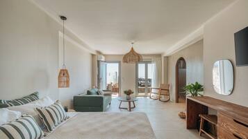 Deluxe Suite, 1 King Bed with Sofa bed, Non Smoking, Sea View | Premium bedding, Select Comfort beds, minibar, in-room safe