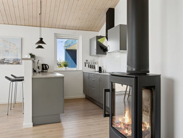 Refrigerador, microondas, horno y lavavajillas 