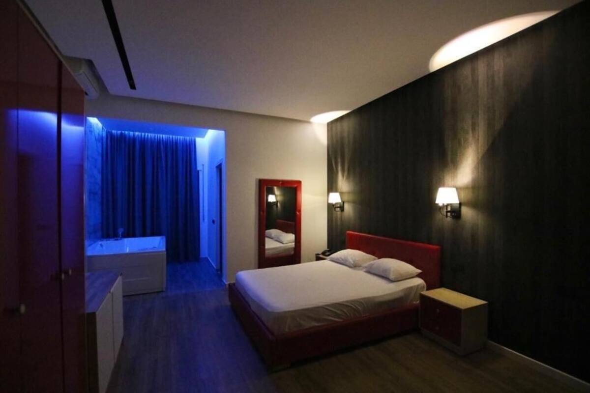 Doppia Deluxe, balcone | Con stile personalizzato, postazione laptop, Wi-Fi gratuito, lenzuola