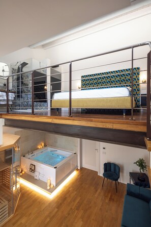 Executive Suite, City View | In-room safe, blackout drapes, free WiFi - Noto Boutique Hotel (Noto)