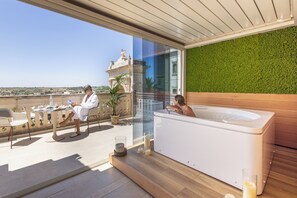 Junior-Suite, Stadtblick | 1 Schlafzimmer, Zimmersafe, Verdunkelungsvorhänge, kostenloses WLAN