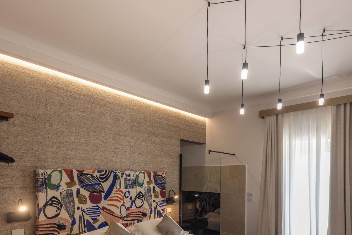 Habitación superior, vistas a la ciudad | Caja fuerte, cortinas opacas, sistema de insonorización y wifi gratis