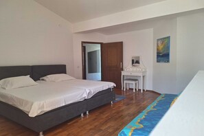 Fer et planche à repasser, lit parapluie, Wi-Fi gratuit