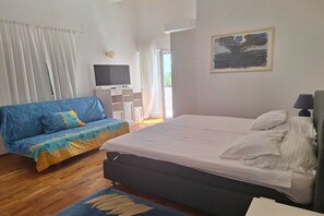Iron/ironing board, travel cot, free WiFi - Sea View Apartment Povljana - One Bedroom Apartment with Sea View (Povljana)