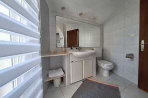 Douche, sèche-cheveux