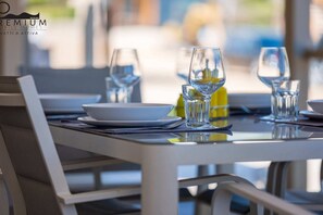 Dining - Charming Two-bedroom Mobile Homes Drage - Mobile Home with Sea View and Terrace (Drage)