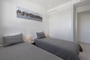 2 bedrooms, desk, iron/ironing board, WiFi (free) - Stylish Apartment with Large Terrace in Higueron (Fuengirola)