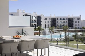 Outdoor dining - Stylish Apartment with Large Terrace in Higueron (Fuengirola)