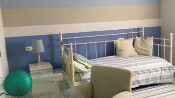 5 slaapkamers, een strijkplank/strijkijzer, wifi, beddengoed