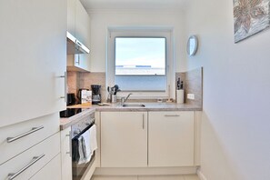 Refrigerador, horno, placa de cocina, lavavajillas