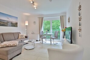 Unclassified image, 2 of 21, button