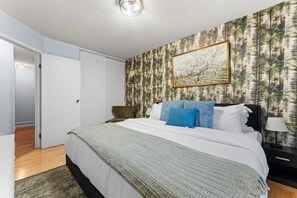 3 Schlafzimmer, Schreibtisch, Bügeleisen/Bügelbrett, WLAN