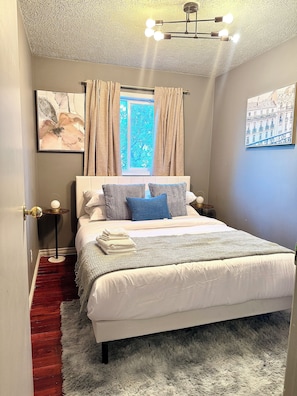 3 bedrooms, desk, iron/ironing board, WiFi