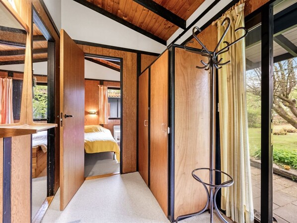 2 bedrooms, internet