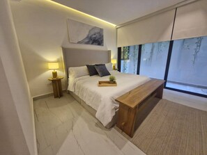 2 bedrooms, iron/ironing board, internet, bed sheets