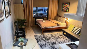 Bureau, fer et planche à repasser, Wi-Fi, draps fournis