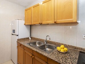 Private kitchen - Apartment Bahia by Interhome (Salou)