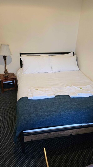 熨斗/熨衣板、免费 WiFi、床单