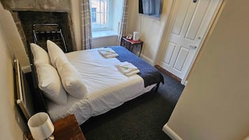 Iron/ironing board, free WiFi, bed sheets