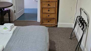 Strykjärn/strykbräda, gratis wi-fi och sängkläder