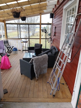 Property grounds. Villa in rural setting in Torvallaby Östersund