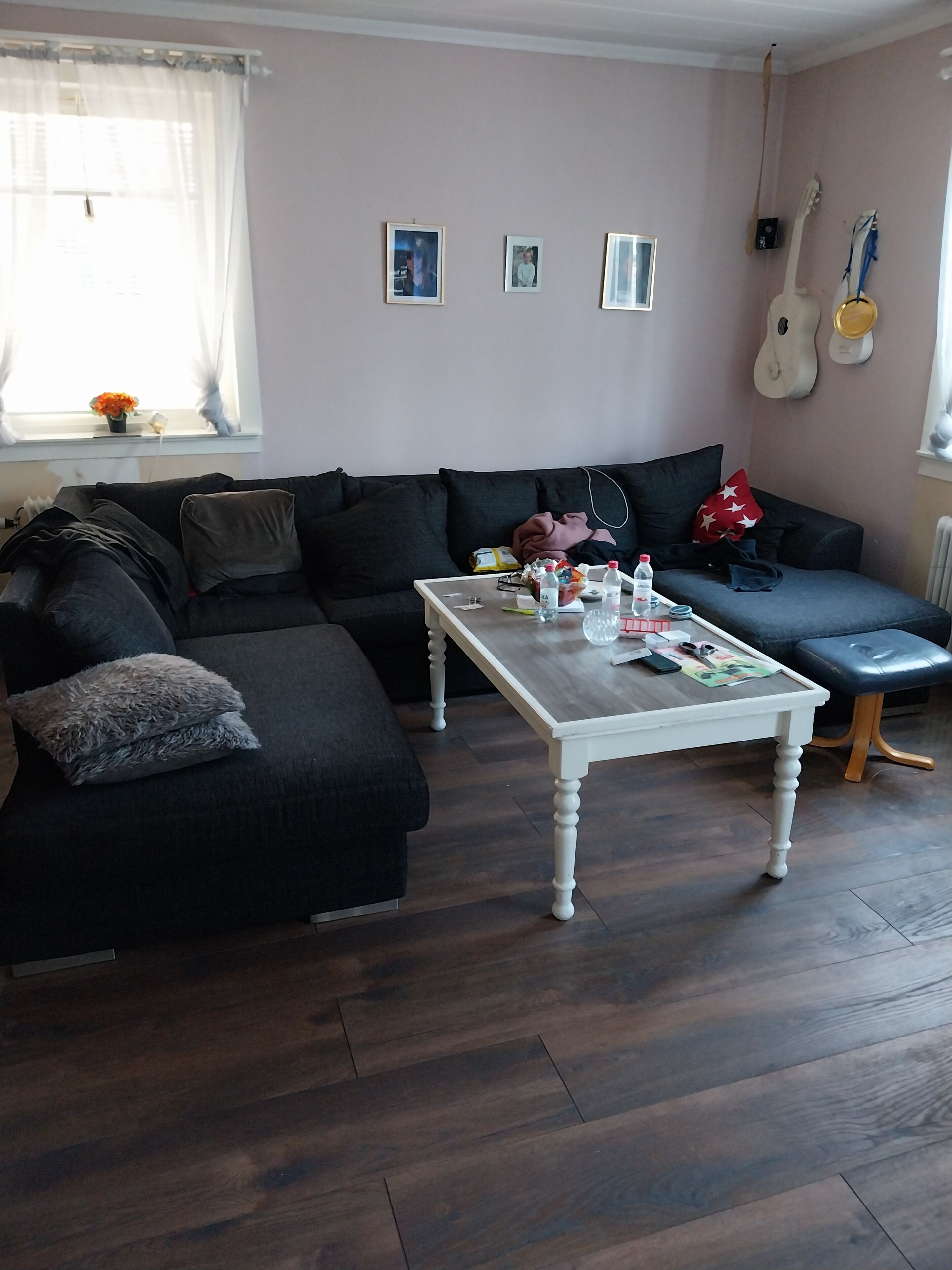 TV connectée, cheminée, lecteur de DVD, chaîne hi-fi
