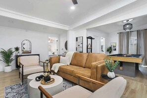 Televisión, oficina