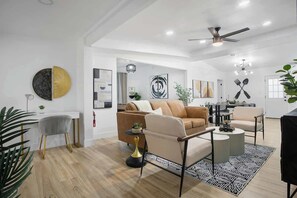 Televisión, oficina