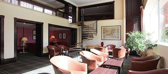 Sunday Winchester Wessex Cathedral Hotel | Compact